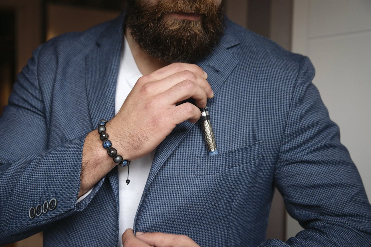 Tomar conciencia clima Regularmente ▷ Pulseras de piedras naturales para hombres